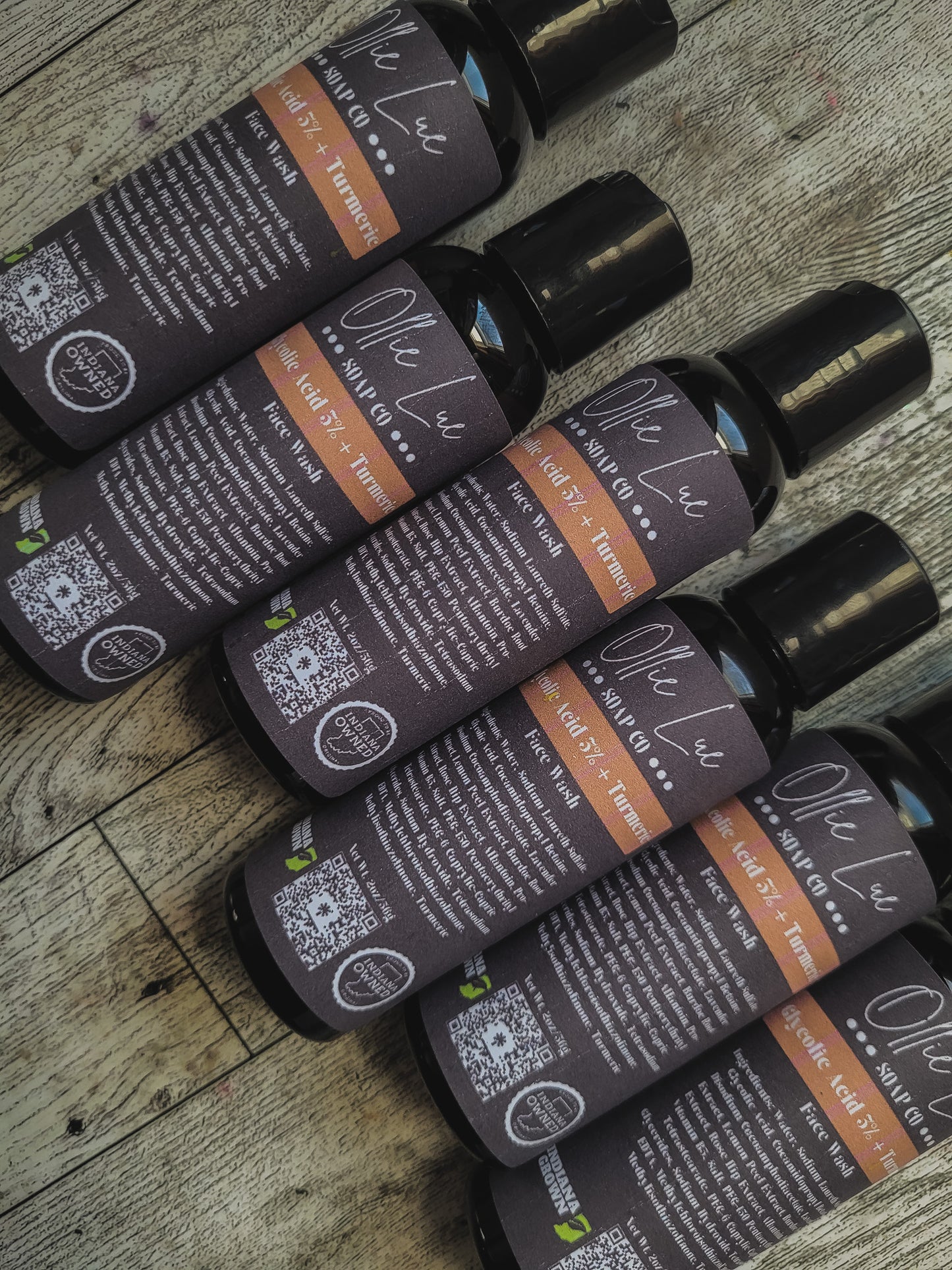 Glycolic Acid 3% + Turmeric Facial Gel Cleanser